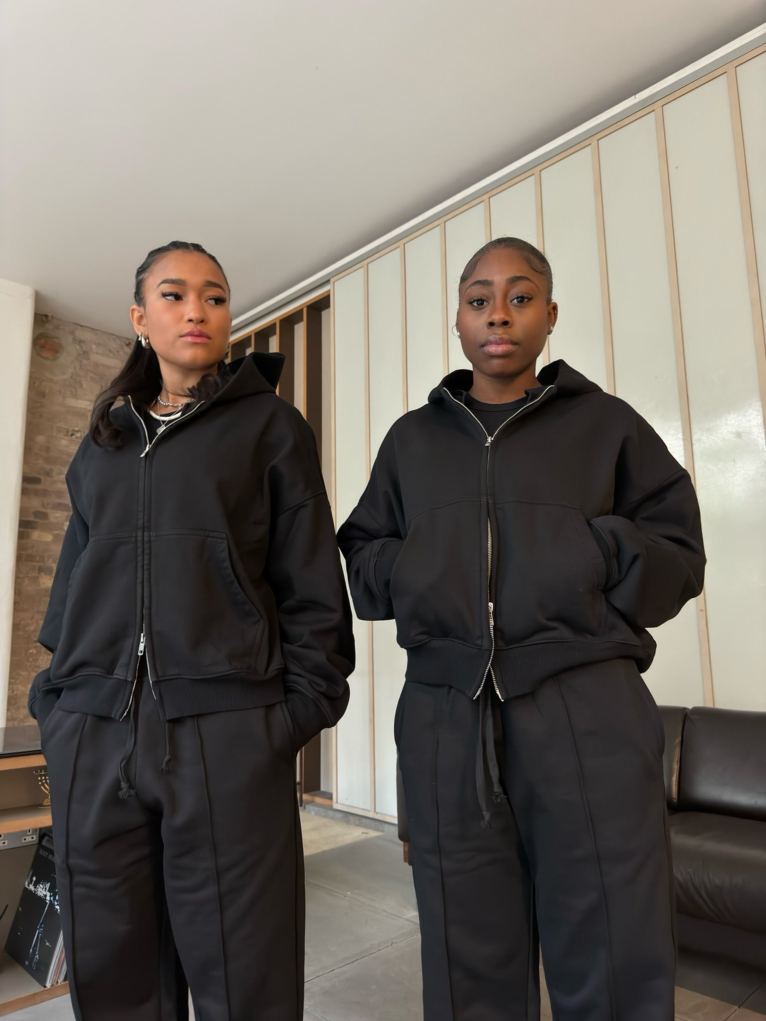 BLANCS ZIP HOODIE - BLACK