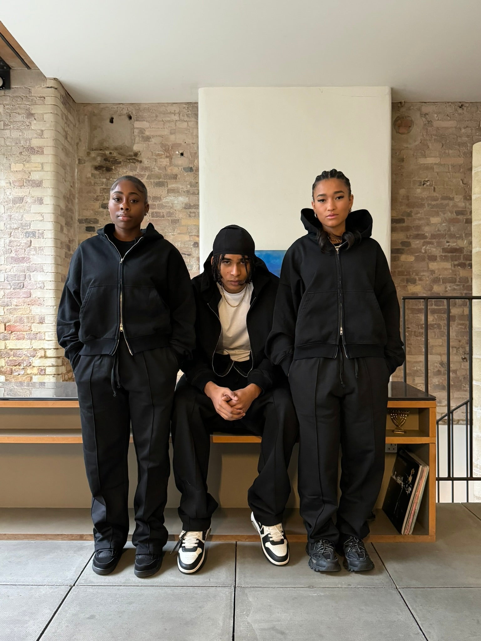 BLANCS ZIP HOODIE - BLACK